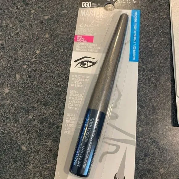 Cosmetics bundle  - Picture 4 of 4